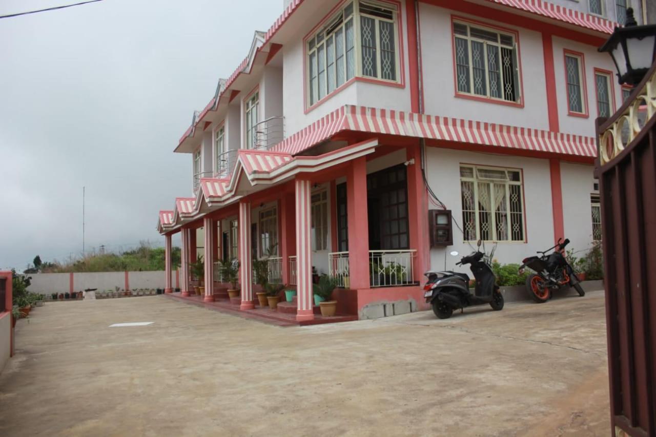 The Escapade Inn Cserrapundzsi Kültér fotó